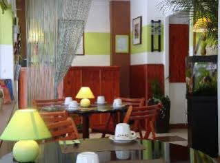 Vieille Tour Centre Hotel 2*